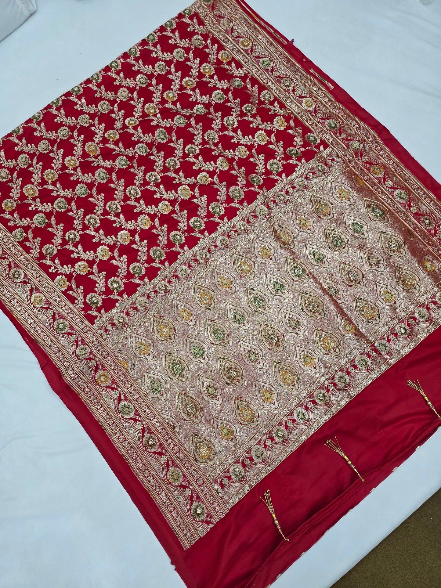 Red Minadaar Zardozi Zarkan Banarasi Saree