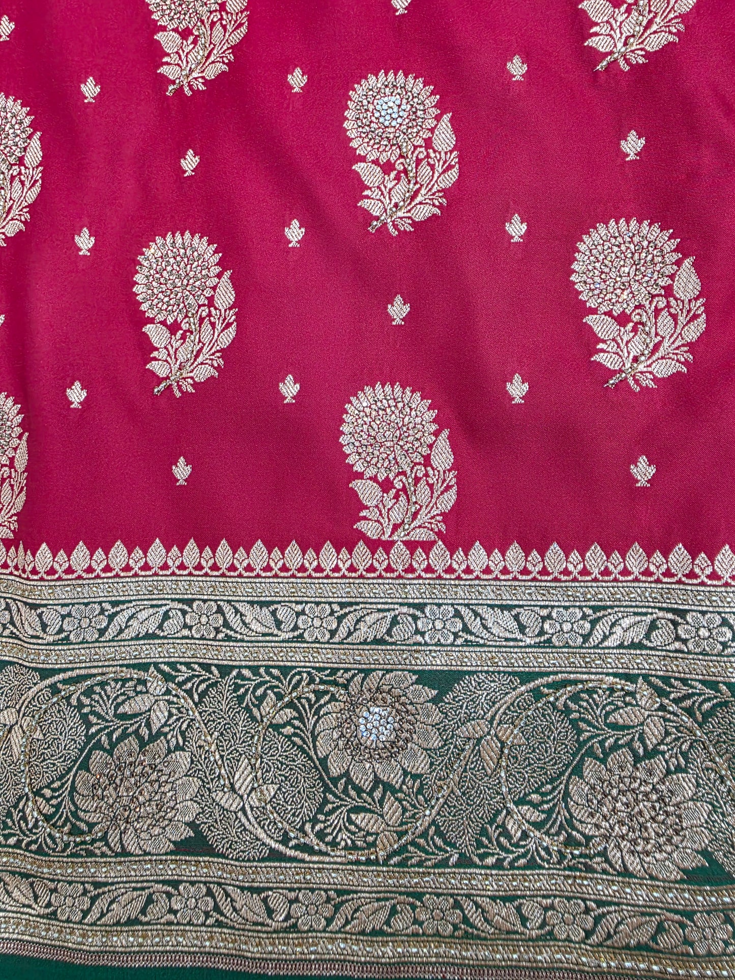 Red Zarkan kutdana Banarasi Silk Saree