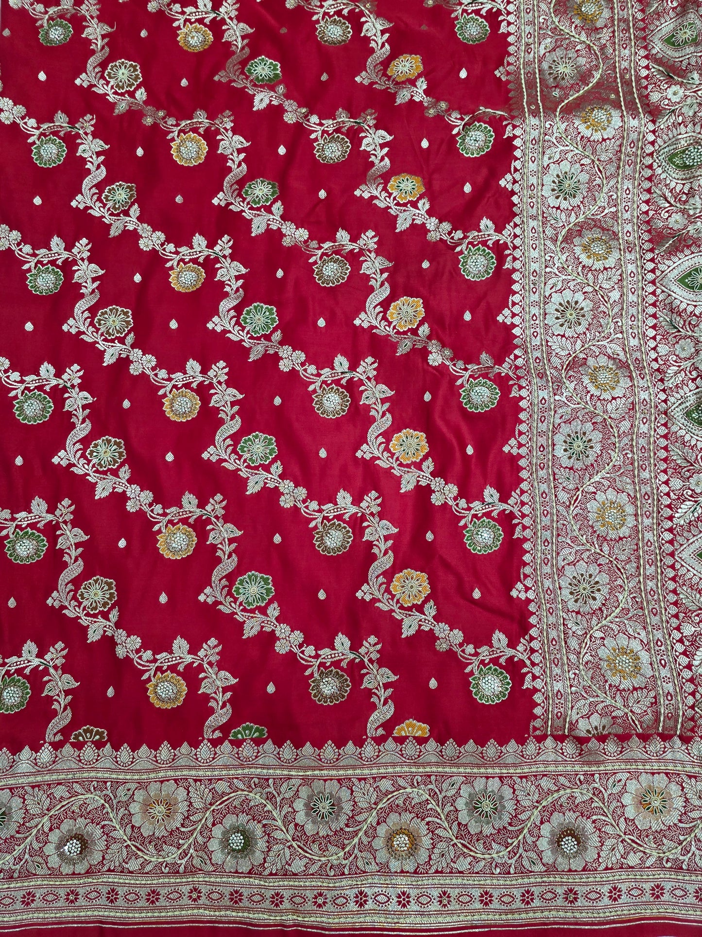 Red Minadaar Zardozi Zarkan Banarasi Saree